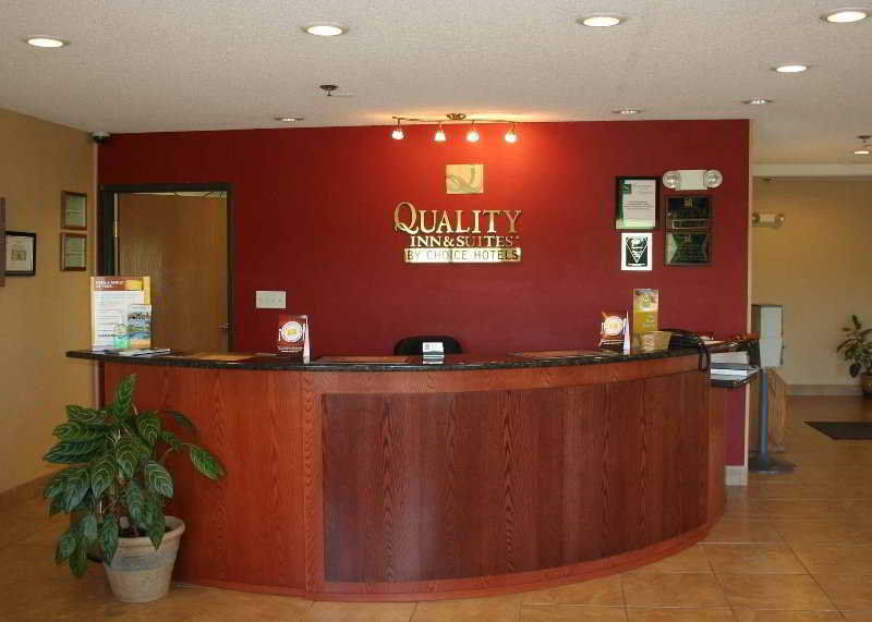 Quality Inn & Suites Меномоні Інтер'єр фото